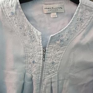 Ladies Small Long Sleeve Night Zip Up Night Gown..